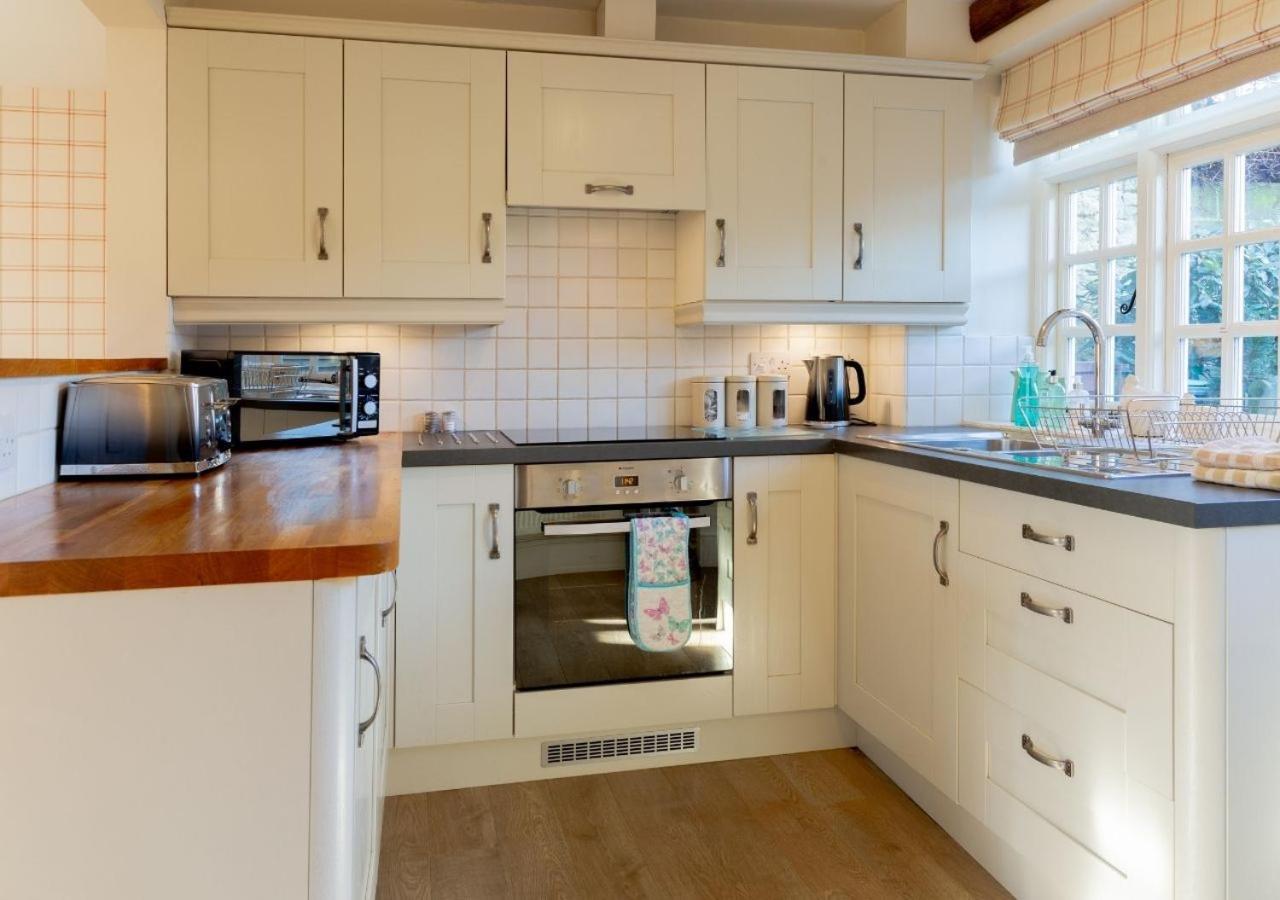 Jasmine Cottage - 2 Bedroom In Heart Of Bourton! Exteriér fotografie