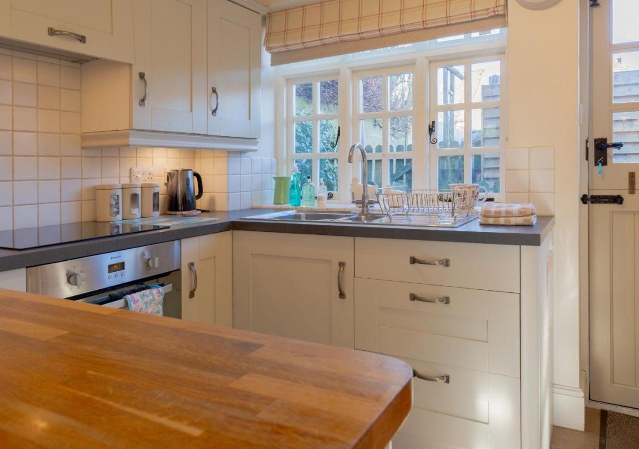 Jasmine Cottage - 2 Bedroom In Heart Of Bourton! Exteriér fotografie